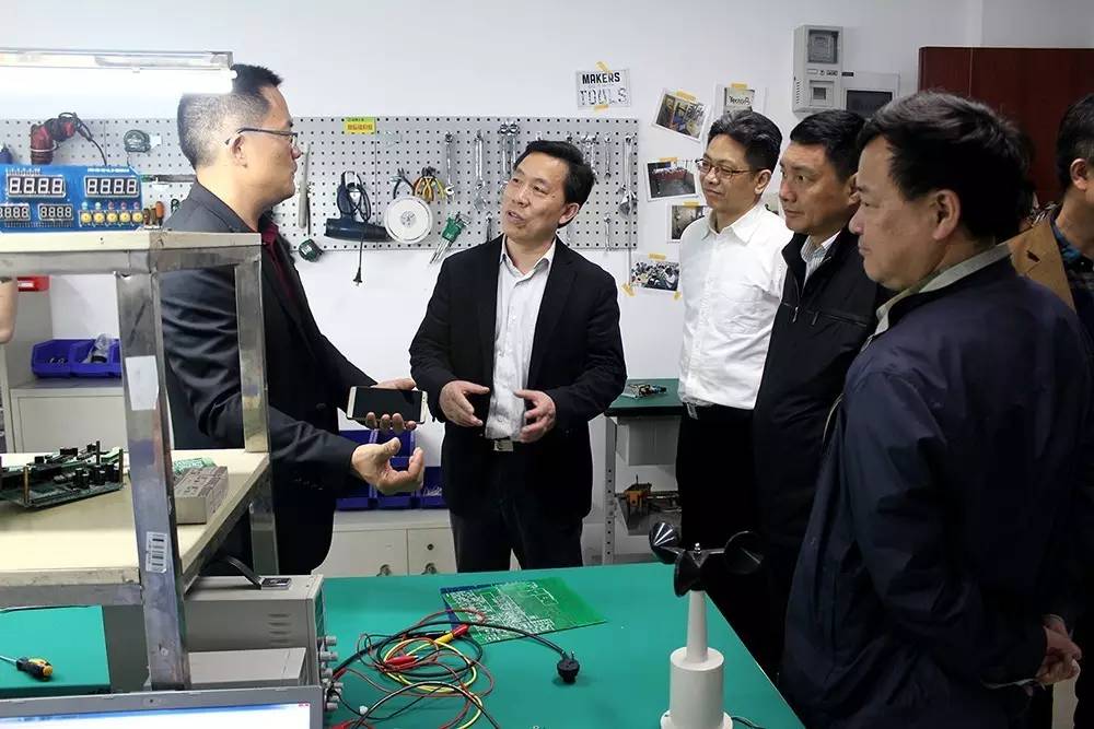 省政協(xié)副主席、科技廳廳長郭躍進蒞臨微特調(diào)研